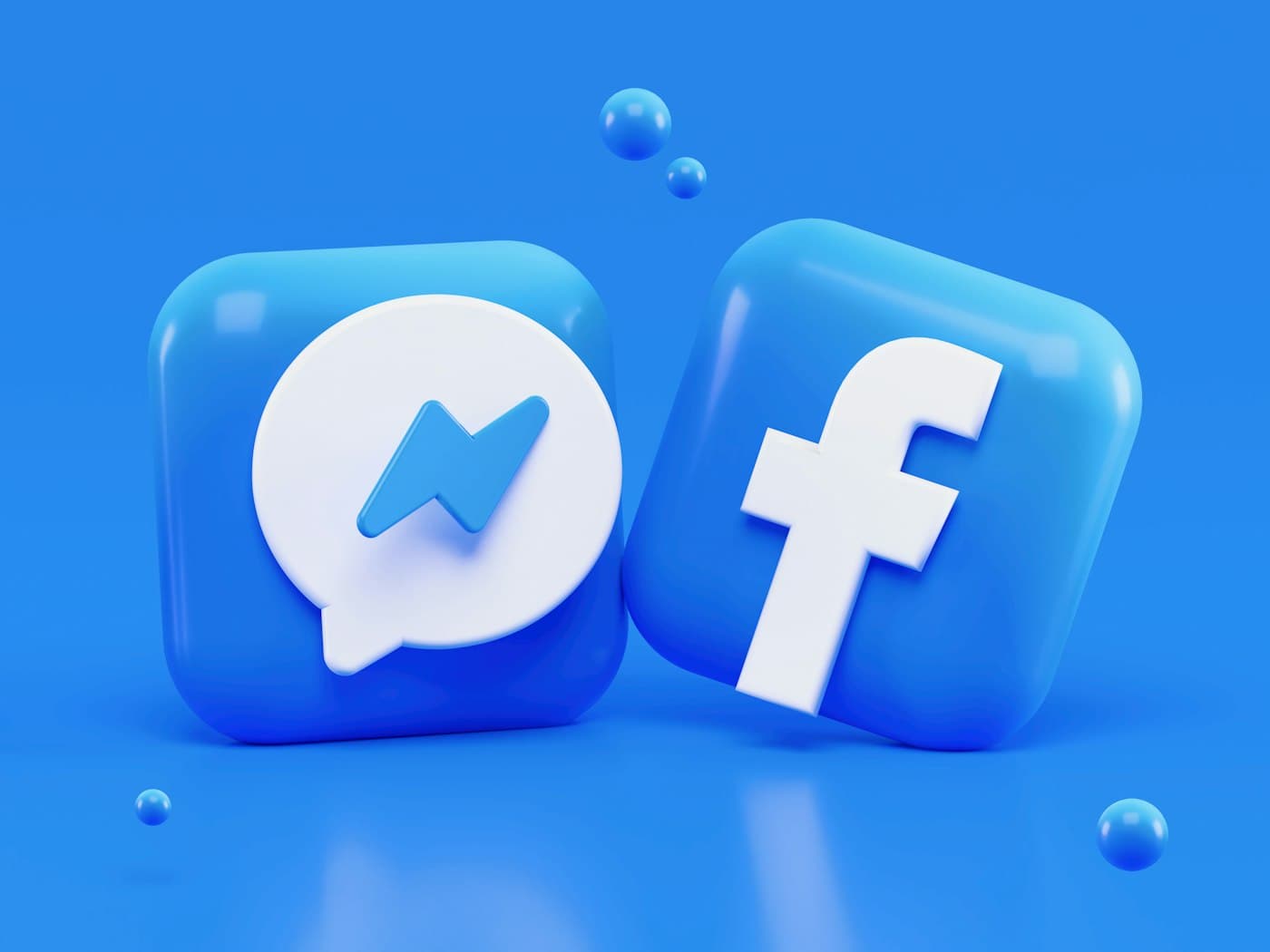 Social messaging and Facebook app icons